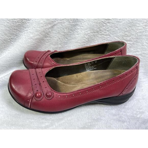 Hush Puppies Women's Size 9.5 EW Slip On Loafers, Red - Picture 2 of 10